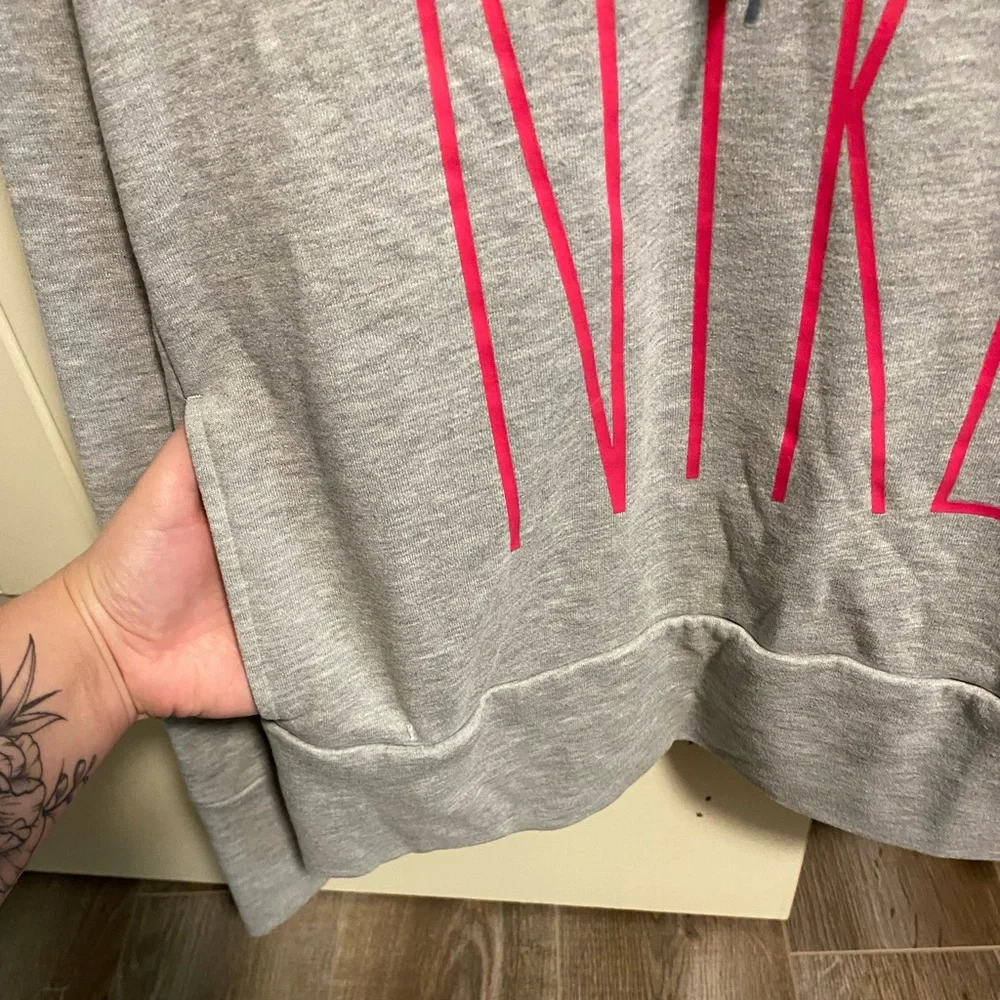 Nike Dri-Fit‎ Women’s Size Medium Hooded Sweatshirt.